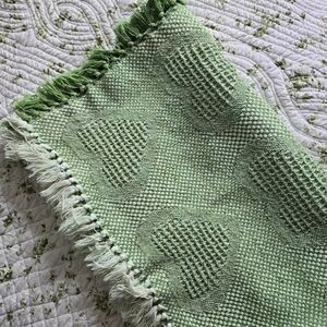Green Heart Patterned Throw Blanket